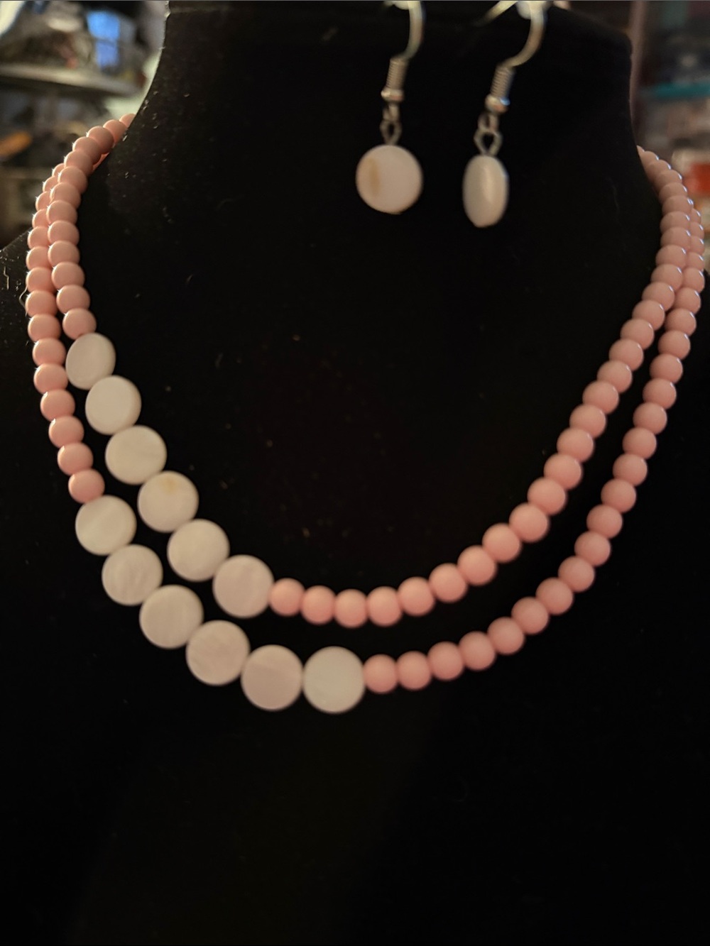 New Women’s 11” Pink and White Flat Pearl Layered Necklace & matching earrings